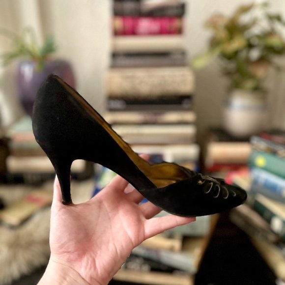 Vintage Claudia Ciutii 90s does 40s Black Cut Out Suede Peep Toe Heels- 8 1/2 - Picture 14 of 16